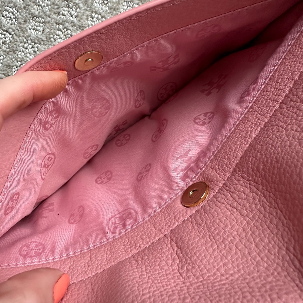 Tory Burch Pink Clutch with Gold Chain - Picture 6 of 7
